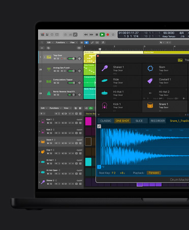 شاشة MacBook Pro مقاس 16 إنش، تطبيق Logic Pro يعرض واجهة المستخدم المخصصة لأدوات صناعة الإيقاع