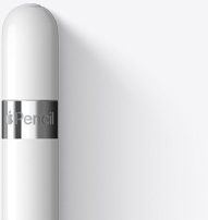 Övre delen av Apple Pencil (första generationen) med rundad topp och ett silverfärgat band runt om med produktnamnet på.